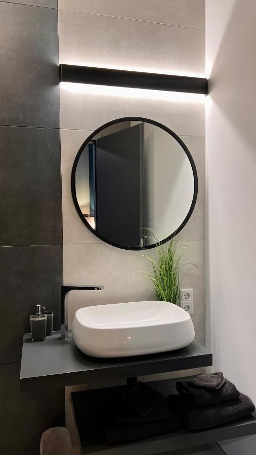 H-85 Suites Level 5/9 Coblenza Esterno foto